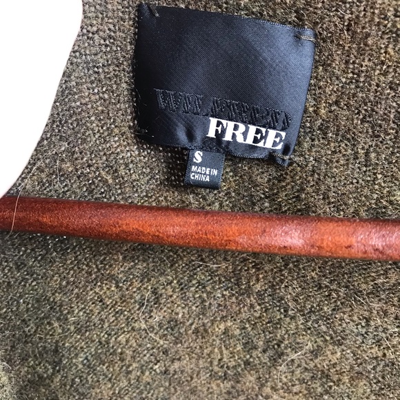 Aritzia cardigan - Picture 2 of 3